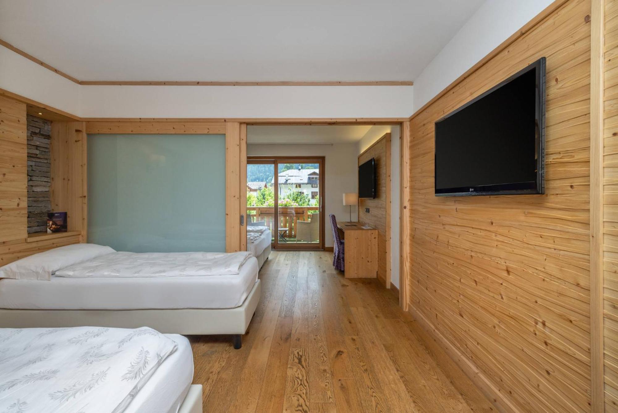 Alpholiday Dolomiti Wellness & Family Hotel 4*